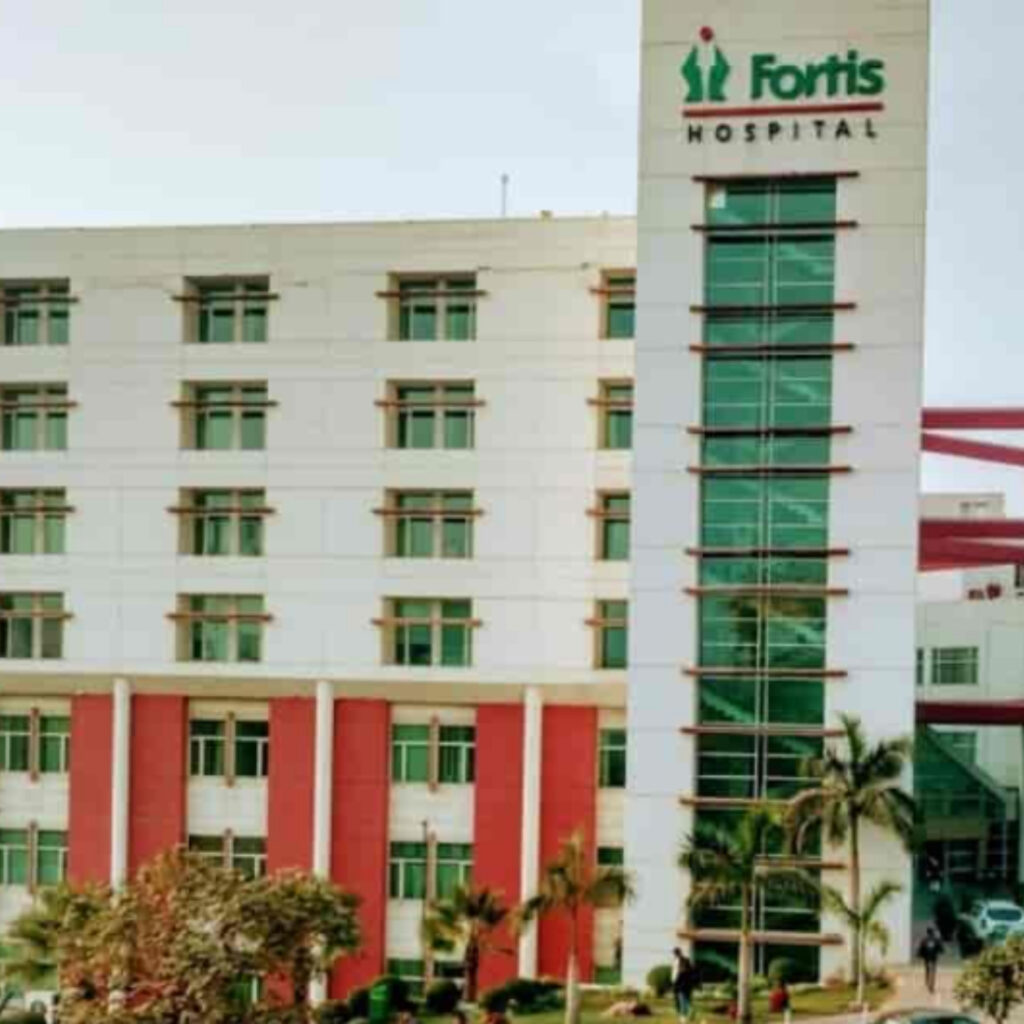 Fortis Hospital Noida exterior view in Sector 62